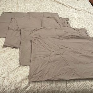 4x Amazon Basics light grey cotton pillowcases